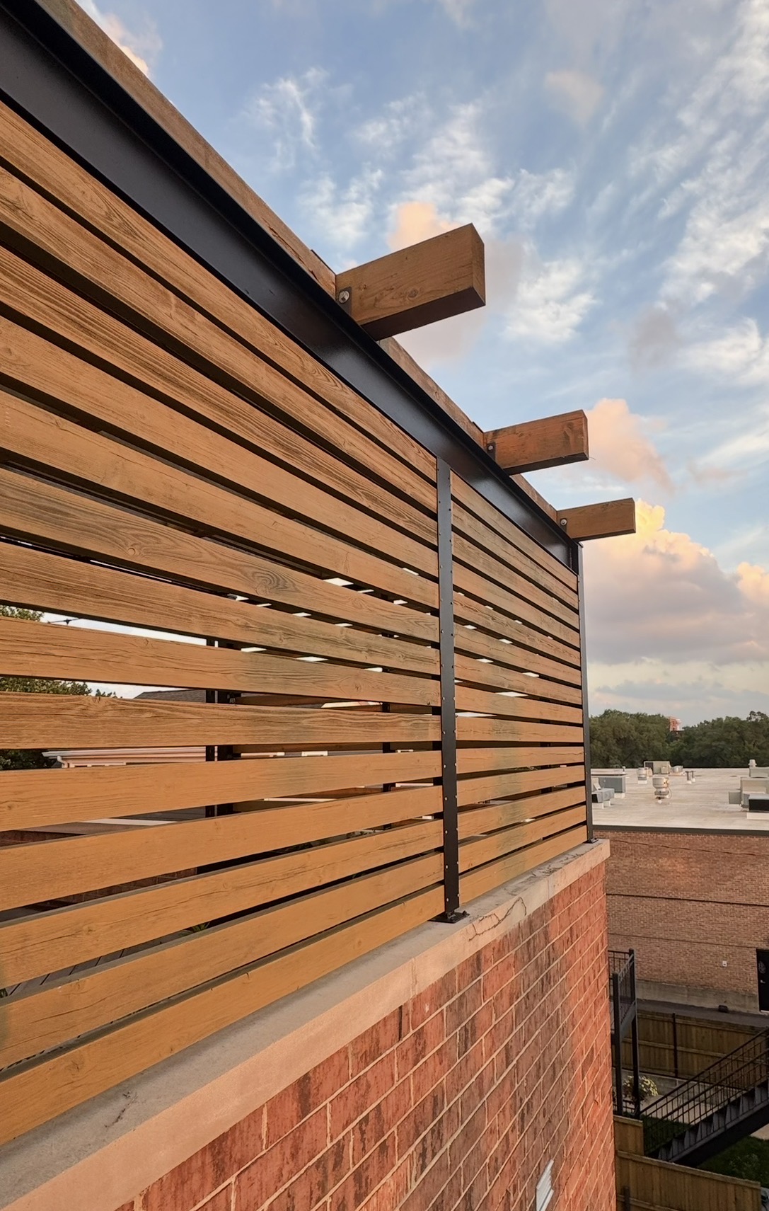 Deck and pergola staining — Northbrook Clean Team